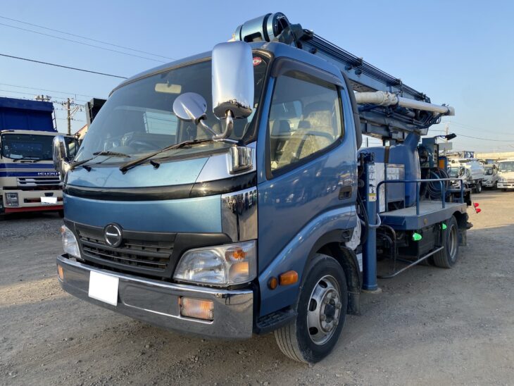 極東開発工業コンクリートポンプ車 3t半（3トン半）スクイズ　PH50A-17　平成23年式　ブーム17ｍ　日野