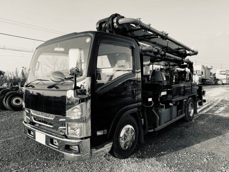 岩田商会製コンクリートポンプ車　3ｔ半（3トン半）スクイズ18ｍ　IC-55B-18L　令和2年式　高年式車両