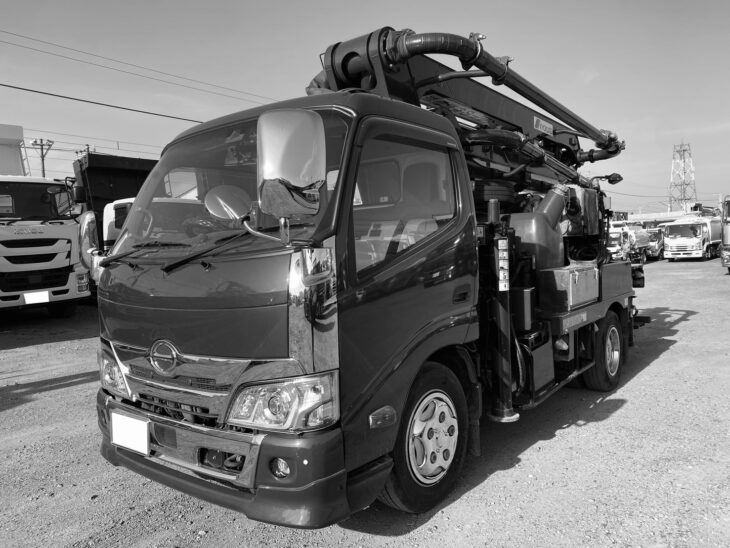 極東開発工業コンクリートポンプ車 2t（2トン）スクイズ　PH50C-15　令和4年式　ブーム15ｍ　