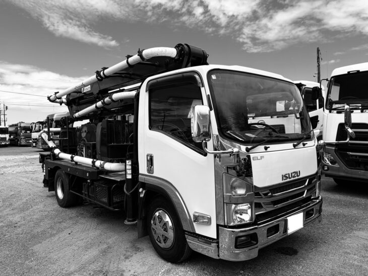 極東開発工業コンクリートポンプ車 3t半（3トン半）スクイズ　PH50B-17　平成30年式　ブーム17ｍ